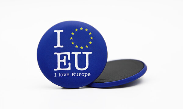 EU Magnet 38 mm round - I love Europe