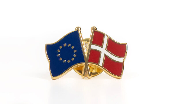 Pin con doble bandera UE-Dinamarca