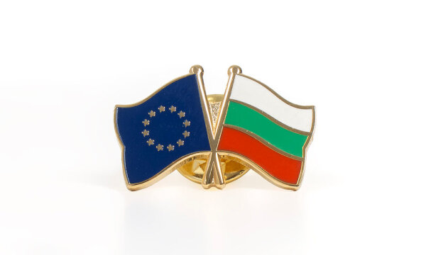 21 Double Flag Pin EU-Bulgaria